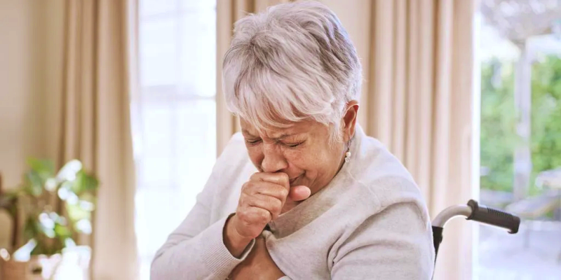 ما أعراض الإصابة بالتليف الرئوي؟