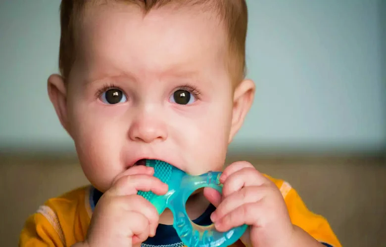 ما هي أهم أسباب تأخر التسنين عند الأطفال؟