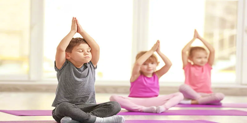 هل اليوغا مناسبة للأطفال الصغار؟