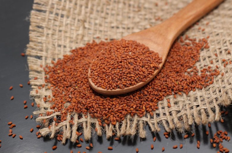 حب الرشاد لعلاج خشونة الركبة