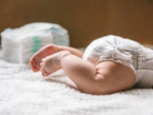 قلة حفاضات الطفل