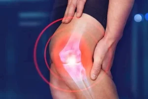 كيف يساعد حب الرشاد في علاج خشونة الركبة منزليا ؟