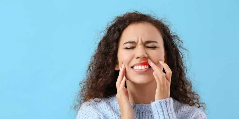 ما هي علامات الإصابة بخراج الأسنان؟