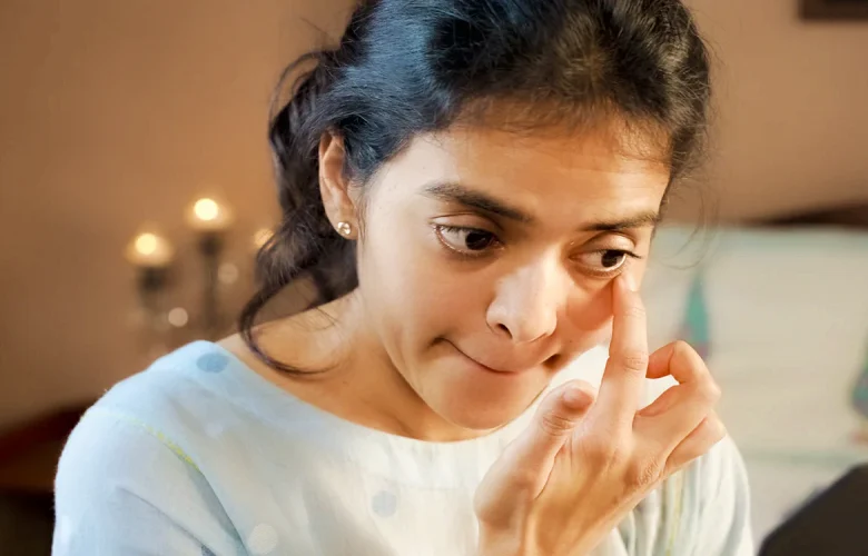 أهمية وضع كريم العين في المساء