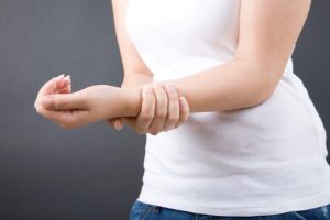 تورم اليدين بعد الولادة