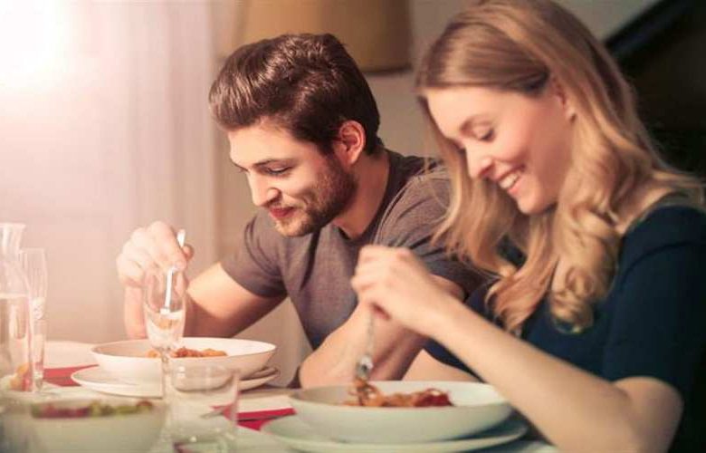 عادات يتم فعلها بعد تناول وجبة العشاء تساعد في خفض الكوليسترول