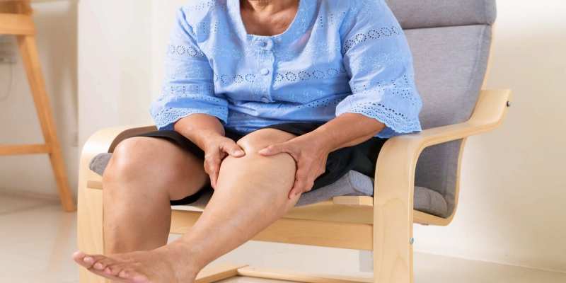 ما هي الفئات التي ينبغي عليها الحذر من ممارسة تمرين المشي على أطراف الأصابع؟