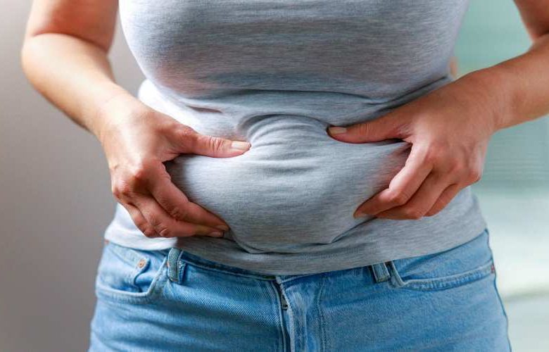 أسباب تراكم دهون البطن بعد بلوغ سن الثلاثين