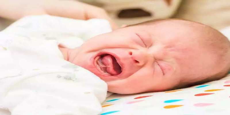 تأثير أزمة ربط اللسان على الأطفال
