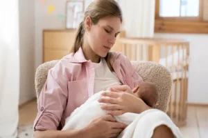 هل يعد اختلاف معدلات ادرار حليب الثدي  أثناء الرضاعة  أمرا طبيعيا ؟