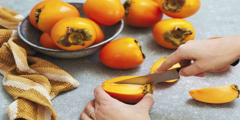 ما هي أهم الأمور التي يجب مراعاتها عند تناول فاكهة الكاكي؟