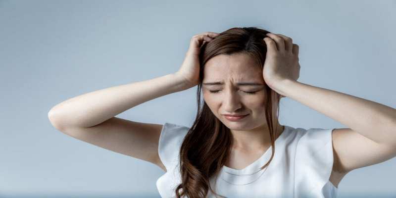 ما هي العلاقة بين نقص مخزون الحديد والصداع؟