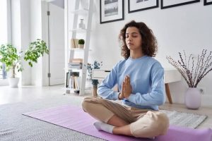 ممارسة التنفس العميق من البطن