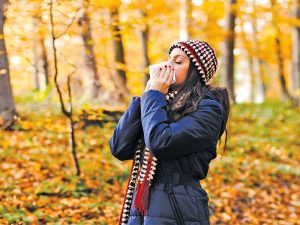 الفرق بين حساسية الخريف ونزلات البرد