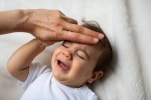 فرط تعرق الرأس لدى حديثي الولادة
