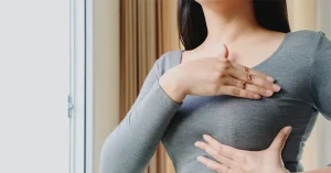 لاحاجة للفحص إلا مع تحسس كتلة في الثدي