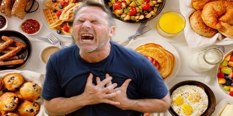 هل تزداد مخاطر الإصابة بأمراض القلب والأوعية الدموية عند تناول العشاء في وقت متأخر؟